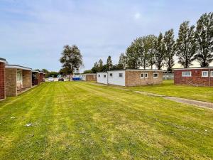 Taman di luar Dora - Uk49714