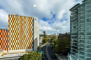 Το κτήριο όπου στεγάζεται  το διαμέρισμα