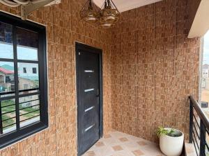 Φωτογραφία από το άλμπουμ του Blessing Prestige Boutique σε Kwedonu +36 φωτογραφίες