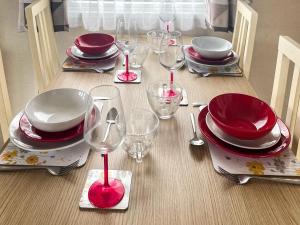 En restaurant eller et andet spisested på Ocean Drive