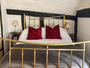 Katil atau katil-katil dalam bilik di Willow Cottage