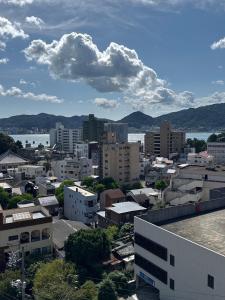 - Vistas a una ciudad con edificios en 下関大坂屋ホテル, en Shimonoseki