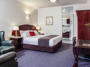 Postel nebo postele na pokoji v ubytování Mercure Ballarat Hotel & Convention Centre + 58 fotografií