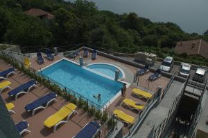สระว่ายน้ำที่อยู่ใกล้ ๆ หรือใน Residence Il Vigneto
