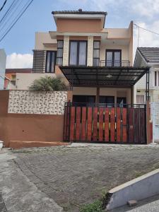 Bygningen som villaen ligger i