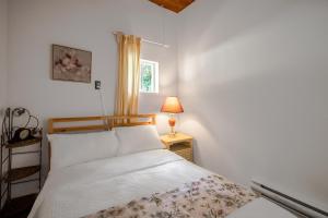 Ένα ή περισσότερα κρεβάτια σε δωμάτιο στο Guest Suite with Amazing Garden