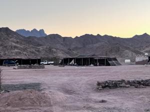 Loodusmaastik of the luxury tent lähedal