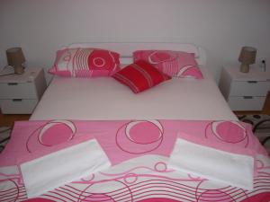 Postel nebo postele na pokoji v ubytování Guest House Konak kod Danke
