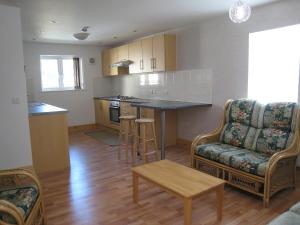 A kitchen or kitchenette at Apartment Sandringham-3 
