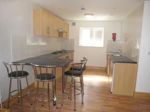 A kitchen or kitchenette at Apartment Sandringham-3 
