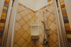 A bathroom at SanvitoTour - Le Terrazze
