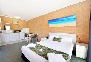 Kuchyň nebo kuchyňský kout v ubytování Cranbourne Motor Inn + 9 fotografií