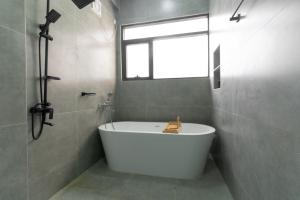 Ένα μπάνιο στο Camilla Chalet +18 φωτογραφίες