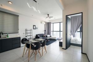 Χώρος καθιστικού στο Creamy French at Urban Suite
