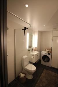 Phòng tắm tại Fjällbäcken Pool and Padel