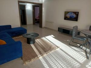 Un lugar para sentarse en Ain Zaghouan appartement 4 fotos más