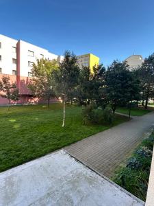 Zahrada ubytování F&H Apartment Letňany