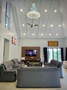 Fotografie z fotogalerie ubytování Mountain Breeze Villa v destinaci Khandāla + 11 fotografií