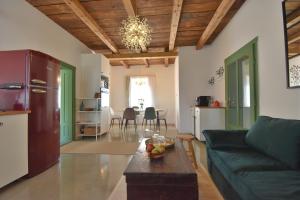 Χώρος καθιστικού στο Green Escape-Entire House