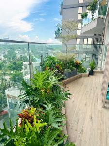 Μπαλκόνι ή βεράντα στο 1BR Lake View Studio - Homestay Onsen Ecopark