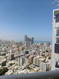 Cảnh Ajman hoặc tầm nhìn thành phố từ nhà trọ