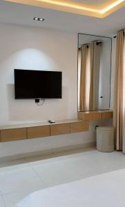 ภาพในคลังภาพของ Muse ในลากอส +2 ภาพ