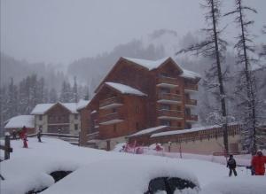 Résidence L'Albane, 4 pers, skis aux pieds, piscine et parking trong mùa đông