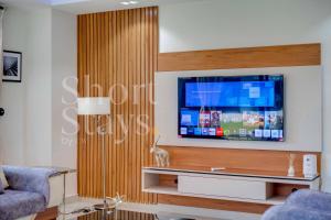 Foto de la galería de Luxury 2-Bedroom Apartment with Pool & Garden View, Lekki Lakowe Lakes Estate en Lakowe