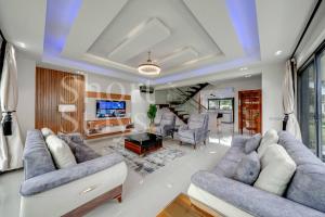 Foto de la galería de Luxury 2-Bedroom Apartment with Pool & Garden View, Lekki Lakowe Lakes Estate en Lakowe