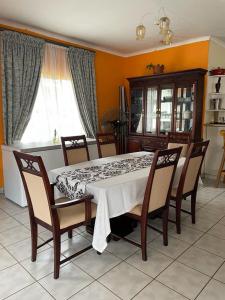 Gallery image of Orange Chutney in Matsapha