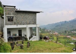 Gambar di galeri bagi The Mehar di Jāmb +2 gambar