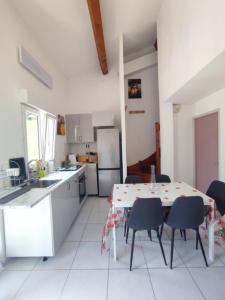 Køkken eller tekøkken på Maison au bord de mer