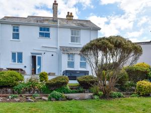 Κήπος έξω από το Miramar