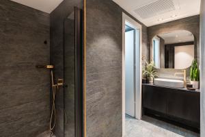 Et badeværelse på דירות על הים - קויפמן