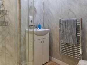 Koupelna v ubytování Moorland Retreat + 10 fotografií