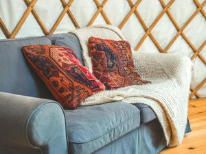 Ruang duduk di Willow Yurt - Ukc6947