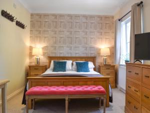 Ένα ή περισσότερα κρεβάτια σε δωμάτιο στο Flat 1 - Uk50224