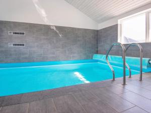 Bazén v ubytování 16 person holiday home in Rømø nebo v jeho okolí