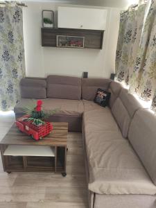Gallery image of Mobil-home au calme in Verneix +3 photos