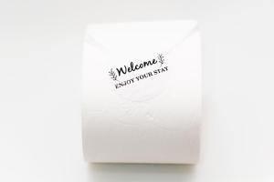 a white box with the word malawi on it at Apartamento Uso Turistico Ancora de Oro in Fisterra