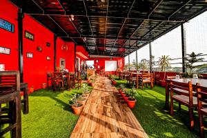 Κήπος έξω από το 1274 Super Townhouse Patrakar Puram +25 φωτογραφίες