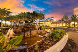 Um jardim em Universal's Loews Sapphire Falls Resort