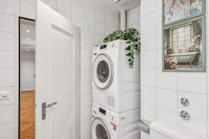 Gallery image of Aaaluxoldtownviewfreeparkingbestlocation in Zürich +30 photos