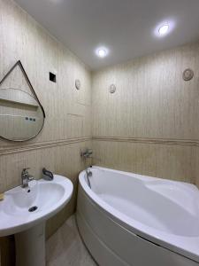 Imagen de la galería de ЖК Три Корона, en Aktau