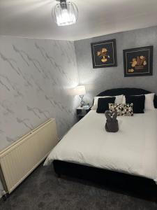 Postel nebo postele na pokoji v ubytování City Centre Retreat, With Air Hockey