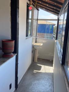 Ένα μπάνιο στο Apartmento com vista pro mar Praia das Dunas +8 φωτογραφίες