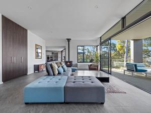 Χώρος καθιστικού στο The Roo House - Sprawling Bushland Retreat near Town