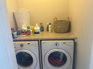 Gallery image of Luxury townhome in lake country in Lake Country