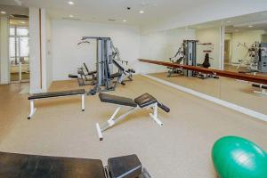 Fotografie z fotogalerie ubytování Ideal 2BR & 2 BTH - Near SQ1 Mall v destinaci Mississauga