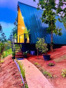 Gallery image of Eco Cabana Bellwood in Nikawatawana